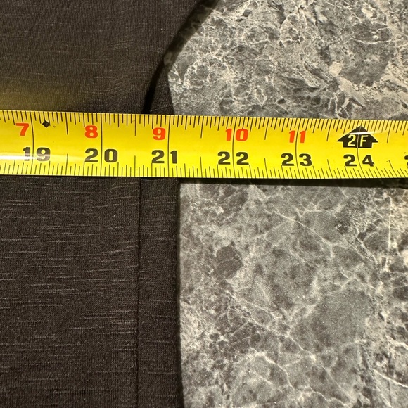 Jones New York Signature black short sleeved T-shirt with open shoulders large.. - Picture 12 of 13